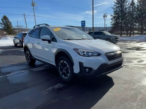 Used 2023 Subaru Crosstrek 2.0i Premium image 2