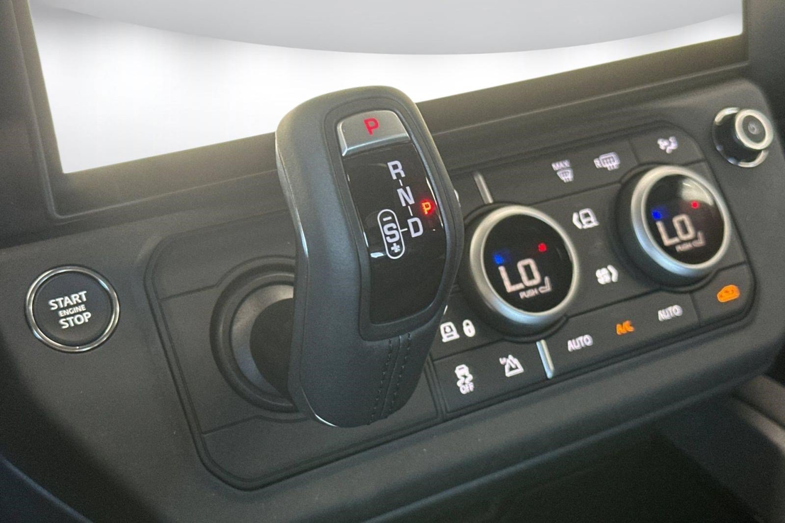 New 2026 Land Rover Defender 110 S AWD/4WD image 15