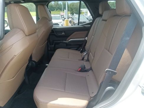 Used 2025 Toyota 4Runner Limited AWD/4WD image 27