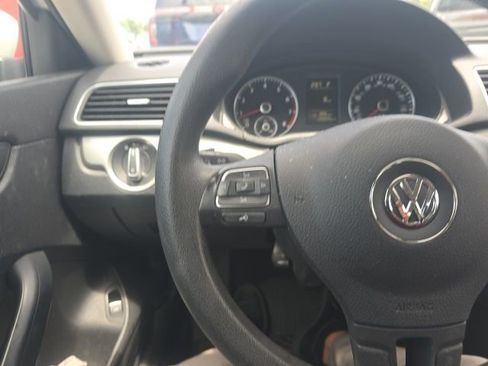 Used 2013 Volkswagen Passat 2.5 S FWD image 15