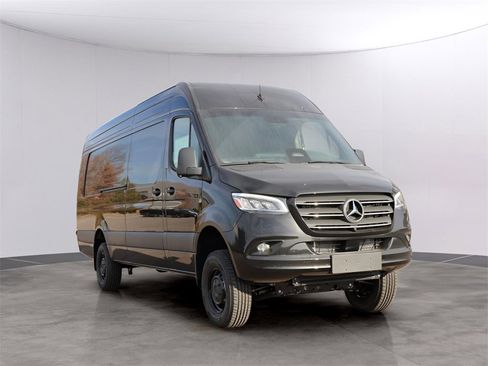 New 2026 Mercedes-Benz Sprinter 2500 image 3