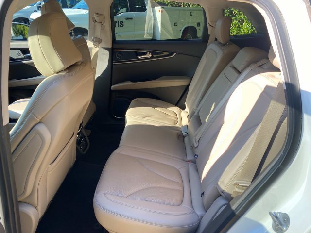 Used 2022 Lincoln Nautilus Reserve w/ Equipment Group 201A FWD image 9