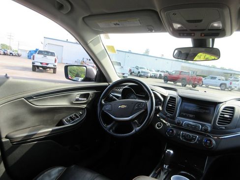 Used 2018 Chevrolet Impala Premier FWD image 23