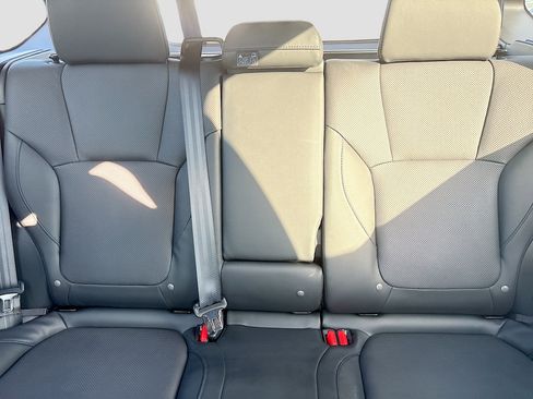 Used 2025 Subaru Forester Limited image 27