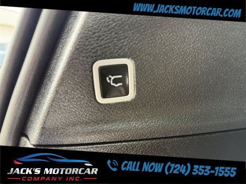 Used 2026 Chrysler Pacifica Limited FWD image 35