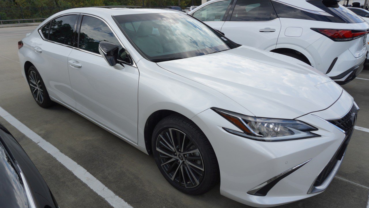 Certified 2025 Lexus ES 300h w/ Premium Package FWD image 3