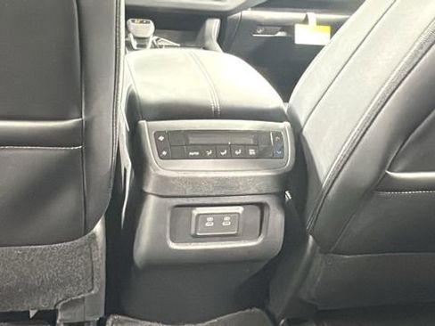 New 2026 Nissan Pathfinder SL image 37