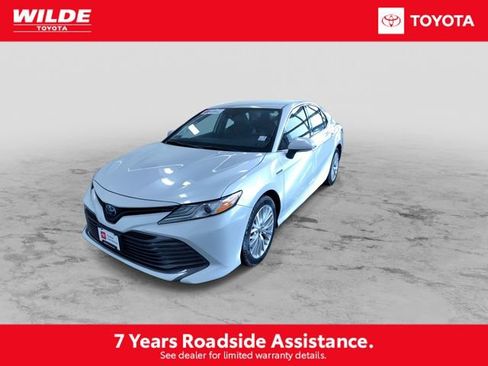 Certified 2020 Toyota Camry XLE image 5