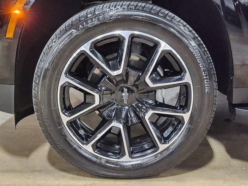 Used 2025 Chevrolet Tahoe RST w/ Comfort Package AWD/4WD image 24