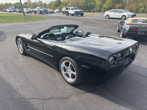 Used 2004 Chevrolet Corvette Convertible w/ Preferred Equipment Group RWD image 5