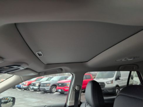 Used 2025 Subaru Outback Limited image 36