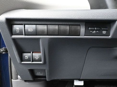 Used 2021 Toyota Sienna LE image 30