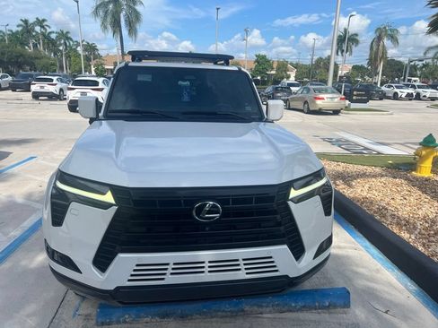 Used 2024 Lexus GX 550 w/ Accessory Package (Z1) AWD/4WD image 6