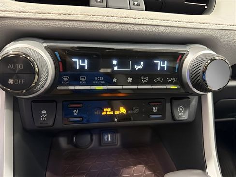 Used 2024 Toyota RAV4 Limited image 22