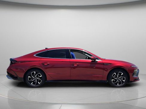 Certified 2024 Hyundai Sonata SEL FWD image 4