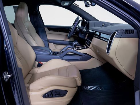 Used 2022 Porsche Cayenne S image 7