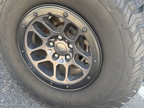 Used 2023 Jeep Wrangler Unlimited Rubicon w/ Xtreme 35 Tire Package AWD/4WD image 4