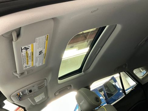 Certified 2024 Chevrolet Trax ACTIV w/ Sunroof Package image 21