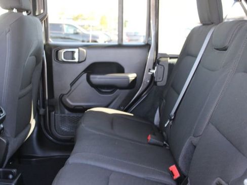 Used 2022 Jeep Wrangler Unlimited Sport AWD/4WD image 39