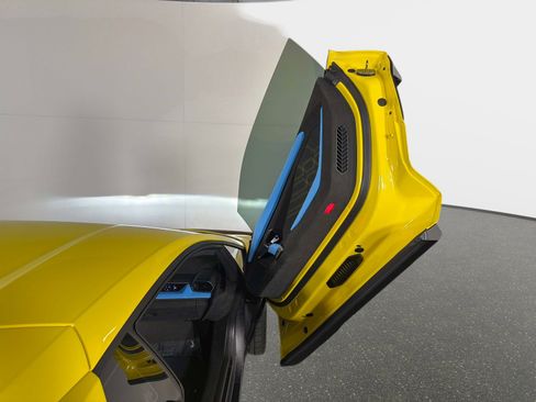 Used 2025 Lamborghini Revuelto AWD/4WD image 23