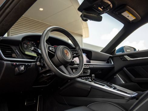 Certified 2023 Porsche 911 Carrera S RWD image 4