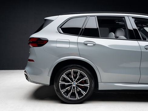 Used 2024 BMW X5 sDrive40i w/ M Sport Package RWD image 39