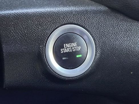 Used 2024 GMC Terrain SLE image 18