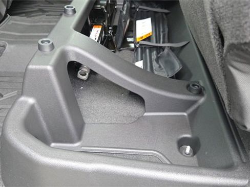 New 2026 GMC Canyon Elevation w/ Convenience Package image 21