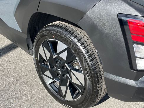 Used 2025 Hyundai Kona SEL FWD image 32