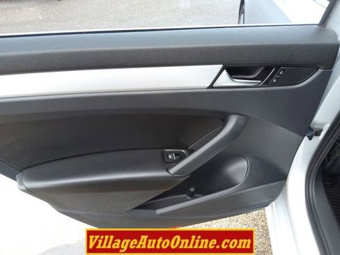 Used 2013 Volkswagen Passat 3.6 SE image 30