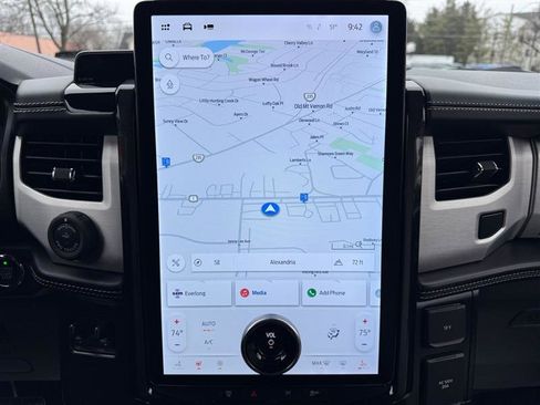 Used 2022 Ford F150 Lightning Platinum image 21