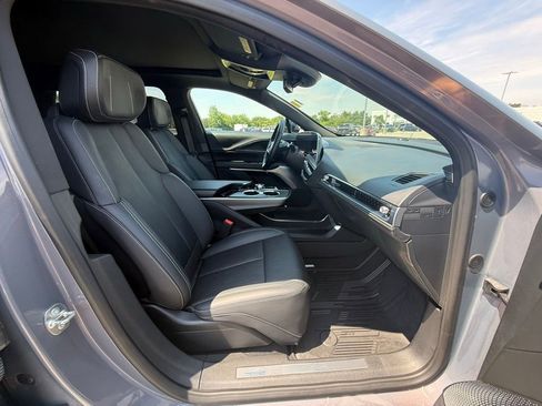 Certified 2024 Cadillac Lyriq Luxury AWD/4WD image 34