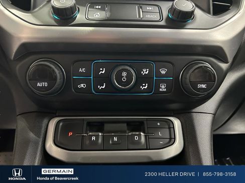 Used 2023 GMC Acadia SLE FWD image 21