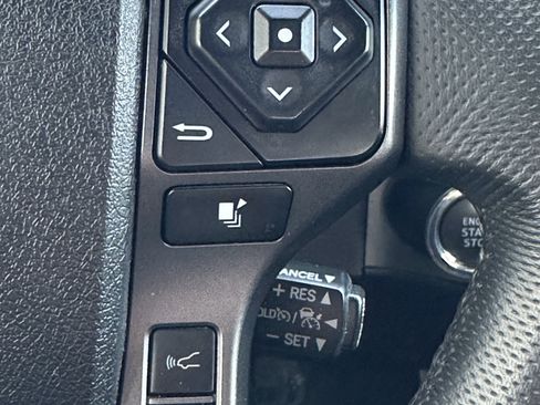 Used 2022 Toyota Tacoma TRD Off-Road image 39