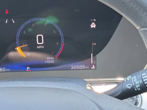 Used 2025 Chevrolet Trax LT FWD image 39