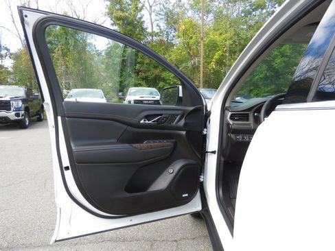 Used 2023 GMC Acadia Denali w/ Denali Ultimate Package image 10