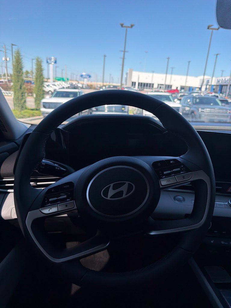 New 2026 Hyundai Elantra Limited FWD image 13