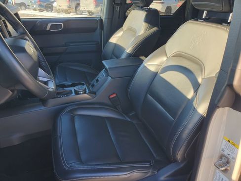 Used 2025 Ford Bronco Outer Banks image 24
