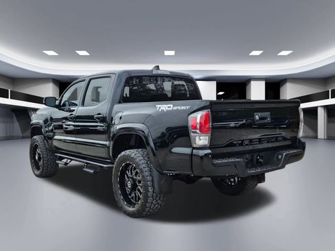 Used 2022 Toyota Tacoma TRD Sport image 4
