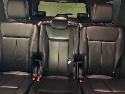 Used 2020 Ford Expedition XLT w/ Equipment Group 202A RWD image 46