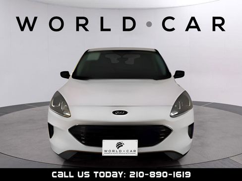 Used 2022 Ford Escape SE w/ SE Sport Appearance Package FWD image 2