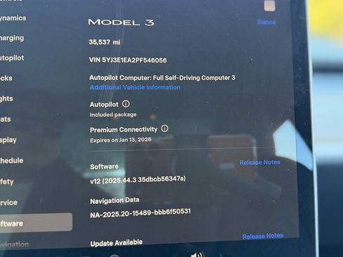 Used 2023 Tesla Model 3 Standard Range image 50