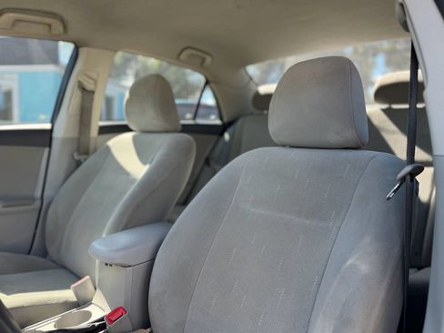Used 2012 Toyota Corolla L FWD image 12