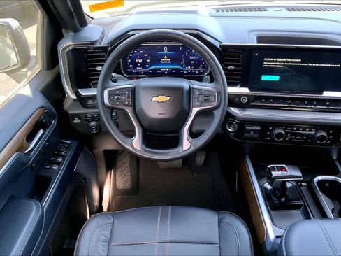 Used 2023 Chevrolet Silverado 1500 High Country w/ Technology Package image 6