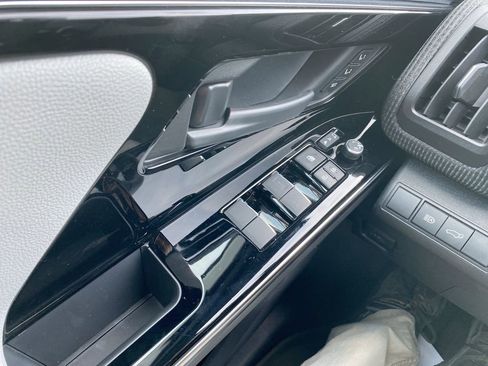 Used 2023 Subaru Solterra AWD image 18