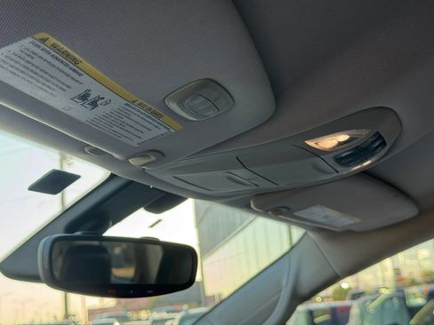 Used 2017 Chrysler Pacifica Touring-L Plus FWD image 24