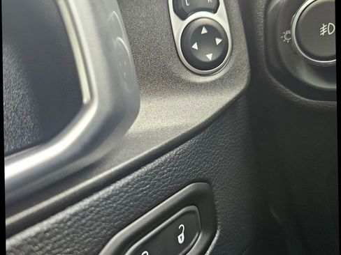 Used 2019 Jeep Wrangler Unlimited Rubicon w/ Dual Top Group AWD/4WD image 21