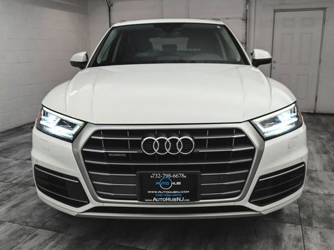 Used 2018 Audi Q5 2.0T Premium Plus w/ Premium Plus Package AWD/4WD image 2