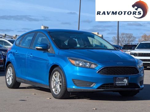 Used 2017 Ford Focus SE image 2