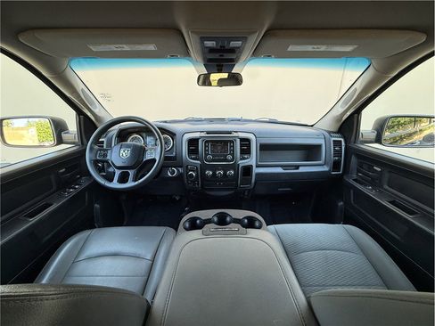 Used 2018 RAM 1500 Express w/ Black Ram 1500 Express Group AWD/4WD image 8